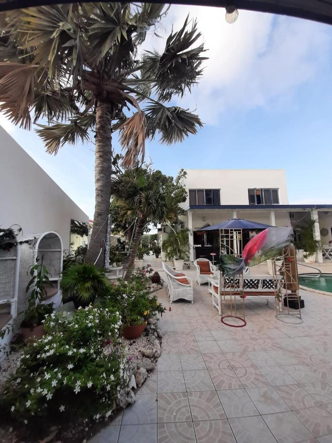 PALMITA Hotel Hostel Apartments Oranjestad Exterior foto